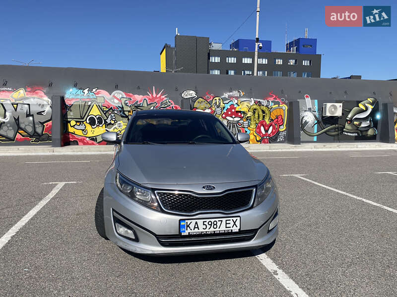 Седан Kia K5 2014 в Киеве