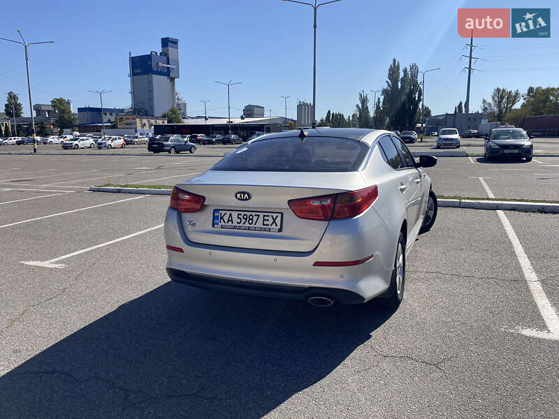 Седан Kia K5 2014 в Киеве