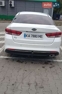 Седан Kia K5 2016 в 