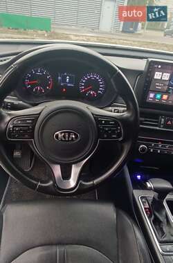 Седан Kia K5 2016 в 