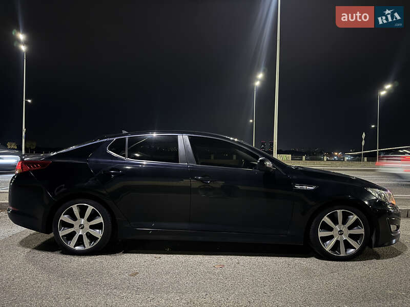 Седан Kia K5 2012 в Києві