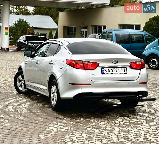 Седан Kia K5 2015 в Самборі