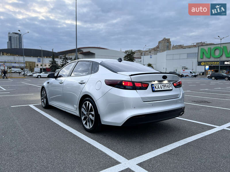 Седан Kia K5 2016 в Києві