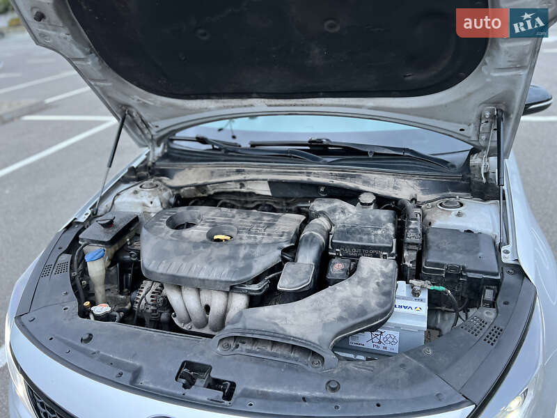 Седан Kia K5 2016 в Києві