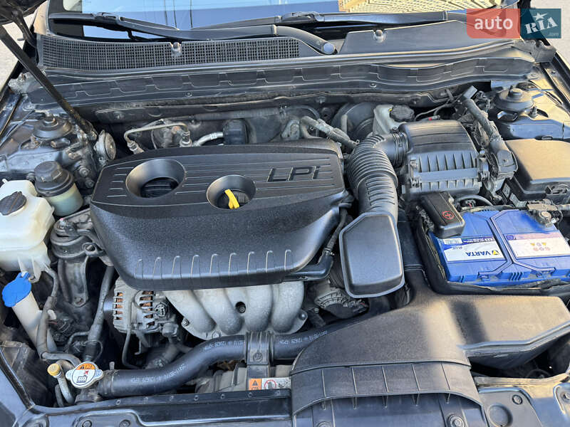 Седан Kia K5 2012 в Києві