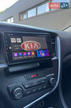 Седан Kia K5 2012 в 