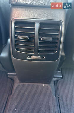Седан Kia K5 2012 в 