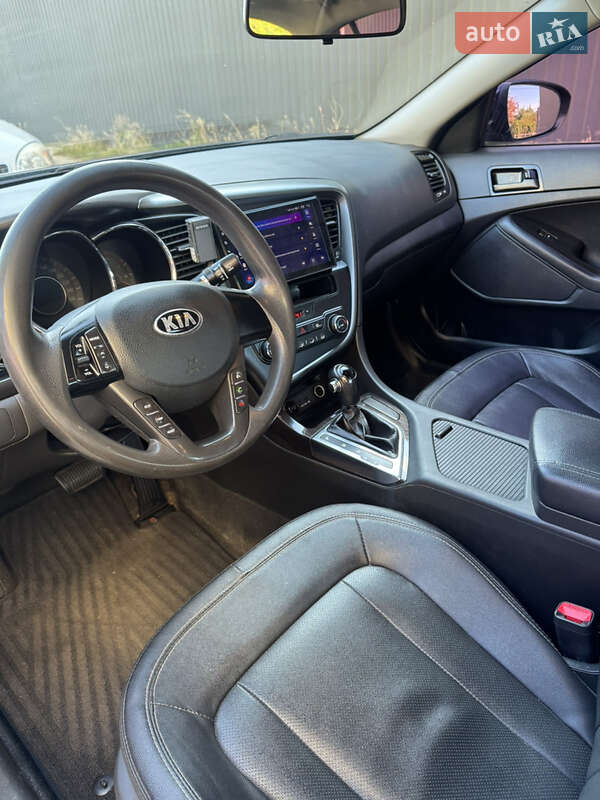 Седан Kia K5 2012 в Києві