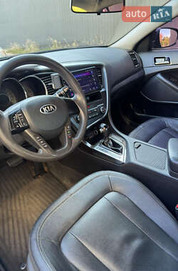 Седан Kia K5 2012 в 
