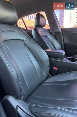 Седан Kia K5 2012 в 