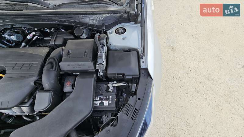 Седан Kia K5 2018 в Киеве