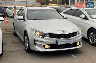 Седан Kia K5 2017 в Киеве