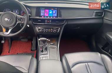 Седан Kia K5 2017 в 