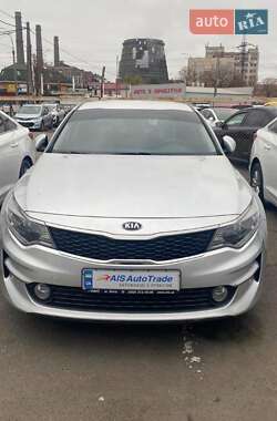 Седан Kia K5 2017 в 