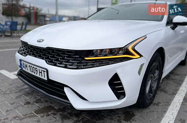 Седан Kia K5 2021 в  фото 21 Седан Kia K5 2021 в