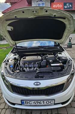 Седан Kia K5 2011 в  фото 4 Седан Kia K5 2011 в