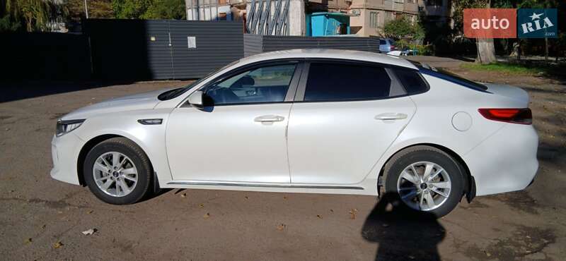 Седан Kia K5 2015 в Одесі