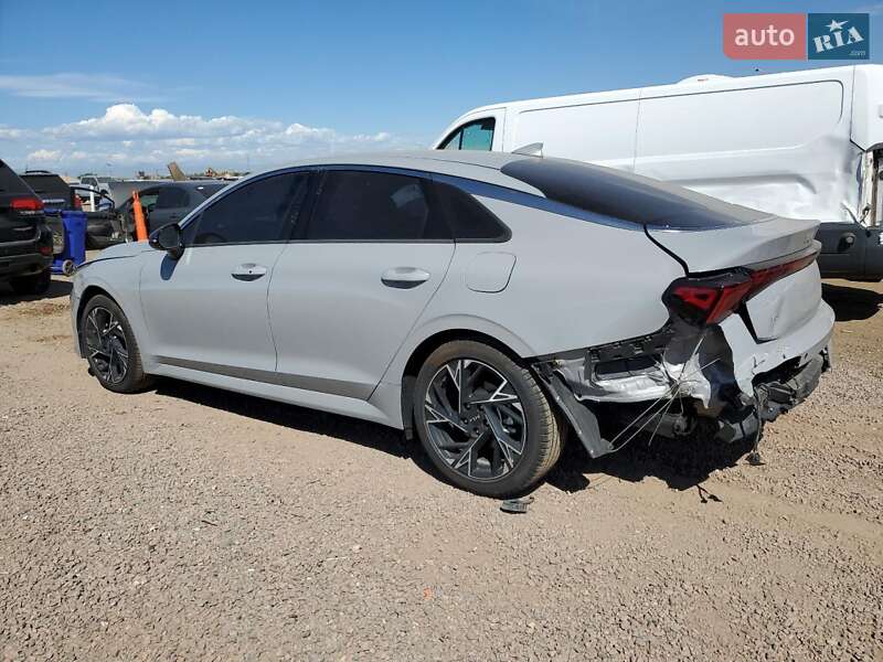 Седан Kia K5 2024 в Львове