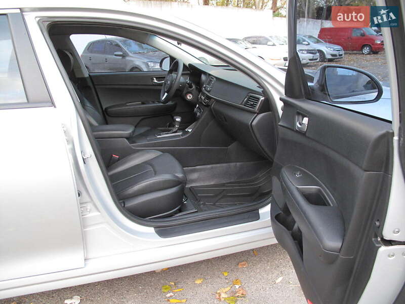 Седан Kia K5 2017 в Киеве фото 27 Седан Kia K5 2017 в Киеве