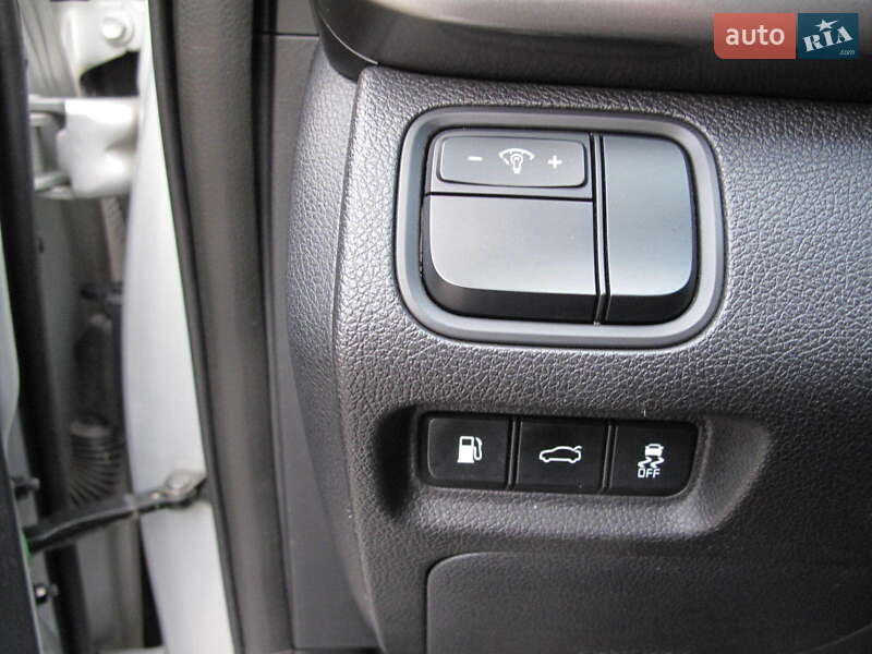 Седан Kia K5 2017 в Киеве фото 42 Седан Kia K5 2017 в Киеве