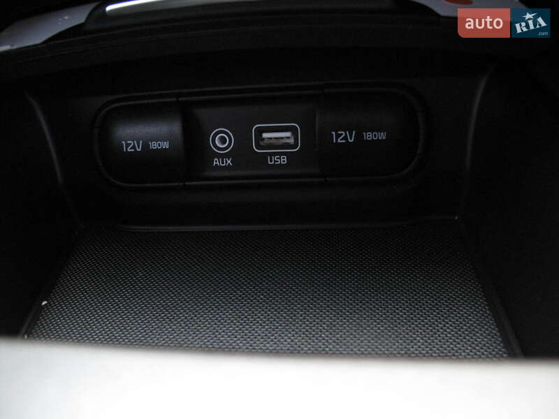 Седан Kia K5 2017 в Киеве фото 52 Седан Kia K5 2017 в Киеве