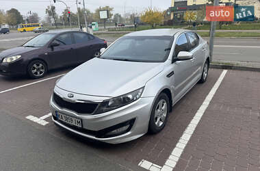 Седан Kia K5 2013 в Киеве