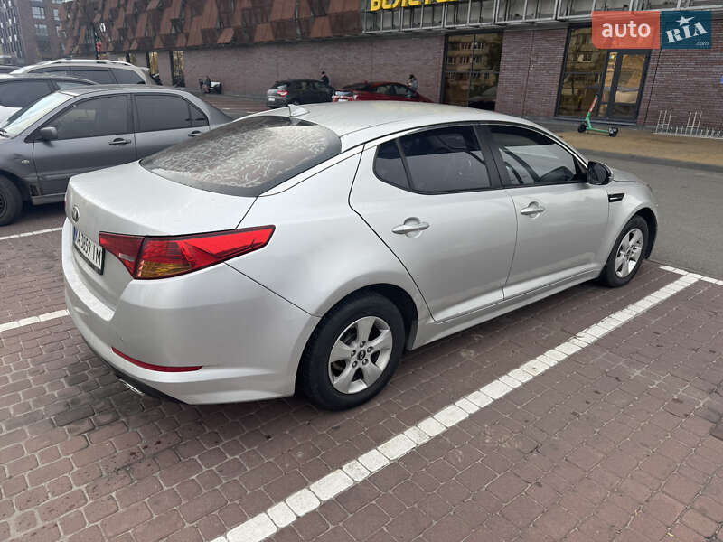 Седан Kia K5 2013 в Киеве