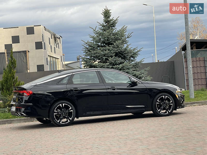 Седан Kia K5 2023 в Сарнах