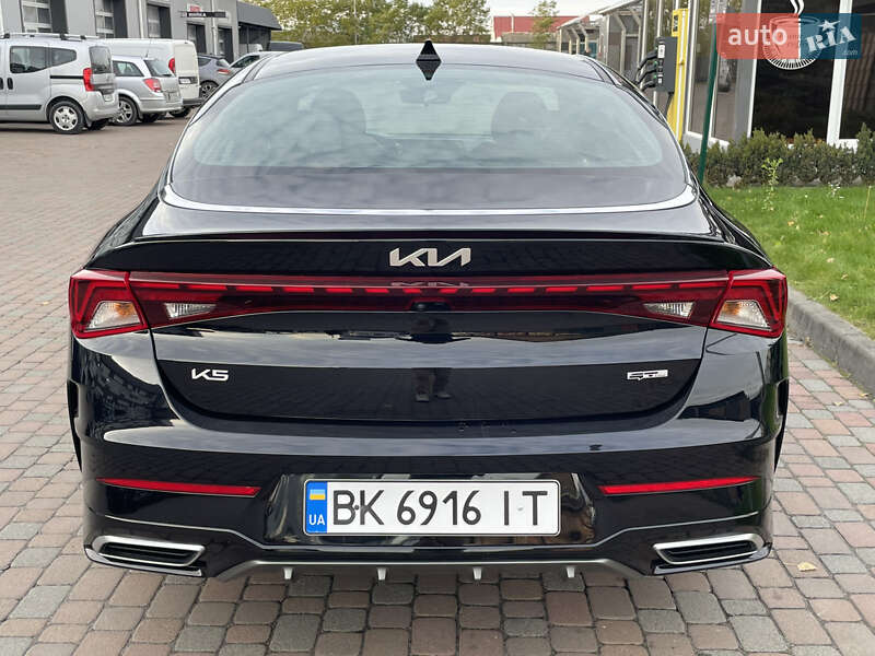 Седан Kia K5 2023 в Сарнах