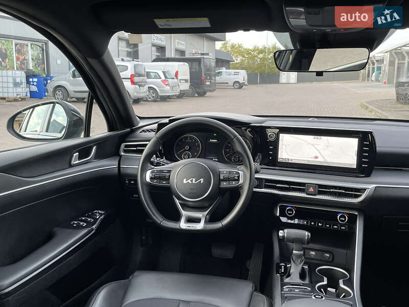 Седан Kia K5 2023 в Сарнах