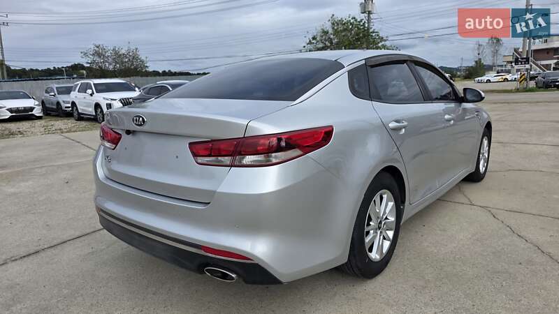 Седан Kia K5 2017 в Киеве