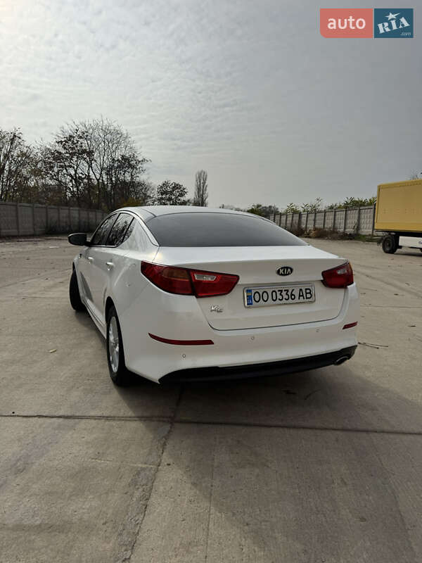 Седан Kia K5 2014 в Одессе