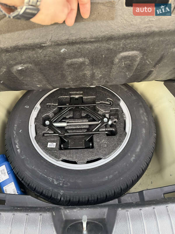 Седан Kia K5 2014 в Одессе