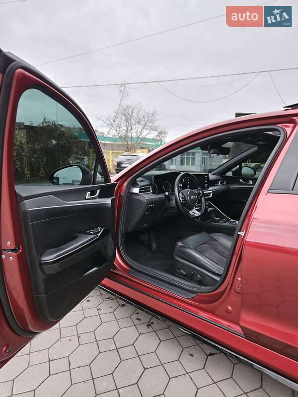 Седан Kia K5 2020 в Львове