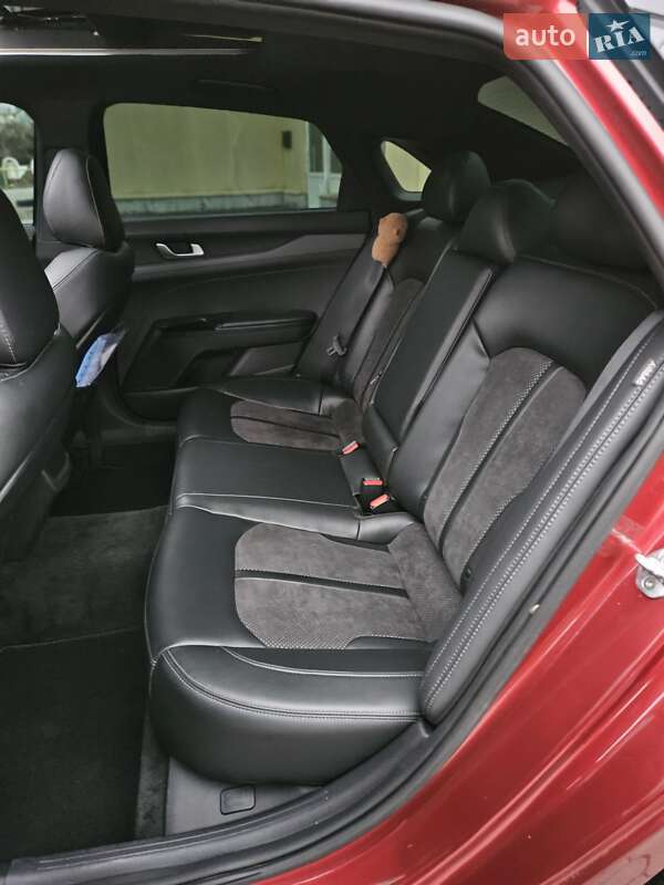 Седан Kia K5 2020 в Львове