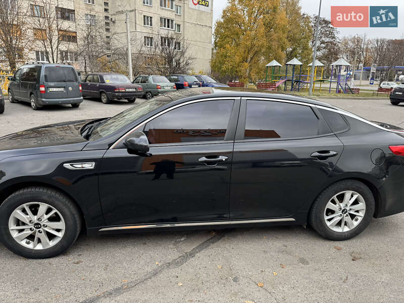 Седан Kia K5 2016 в Харькове
