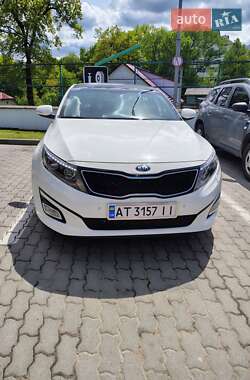 Седан Kia K5 2015 в Мукачево