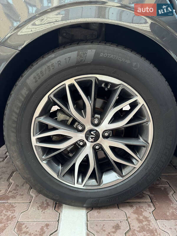 Седан Kia K5 2021 в Києві