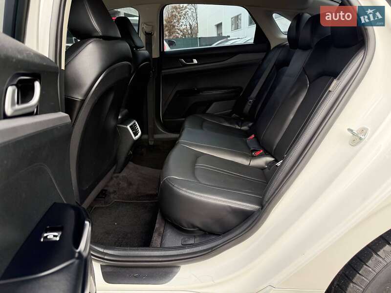 Седан Kia K5 2020 в Одессе