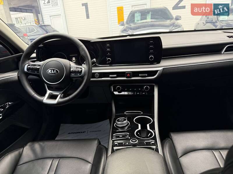 Седан Kia K5 2020 в Одессе