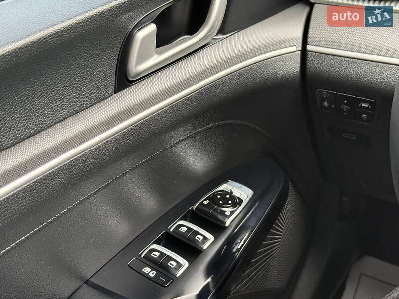 Седан Kia K5 2020 в Одессе