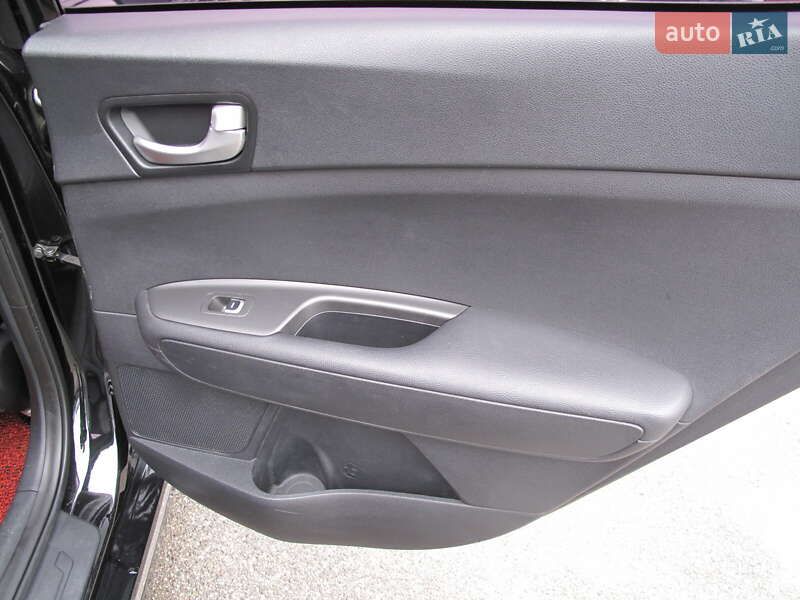 Седан Kia K5 2017 в Києві фото 61 Седан Kia K5 2017 в Києві