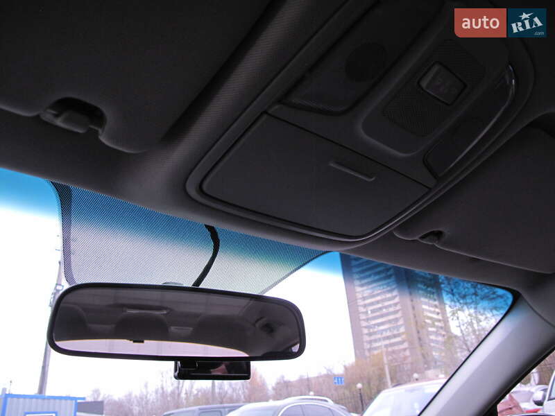 Седан Kia K5 2017 в Києві фото 94 Седан Kia K5 2017 в Києві