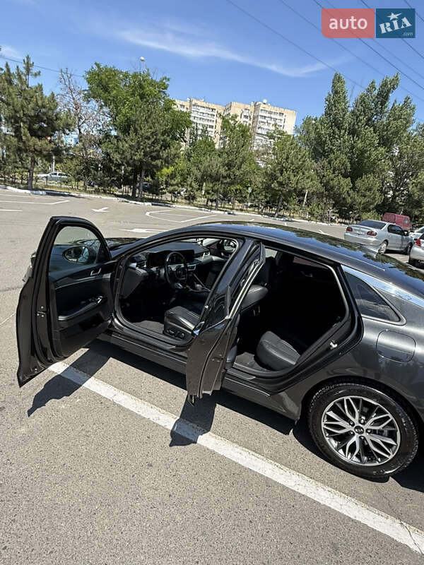 Седан Kia K5 2020 в Одесі