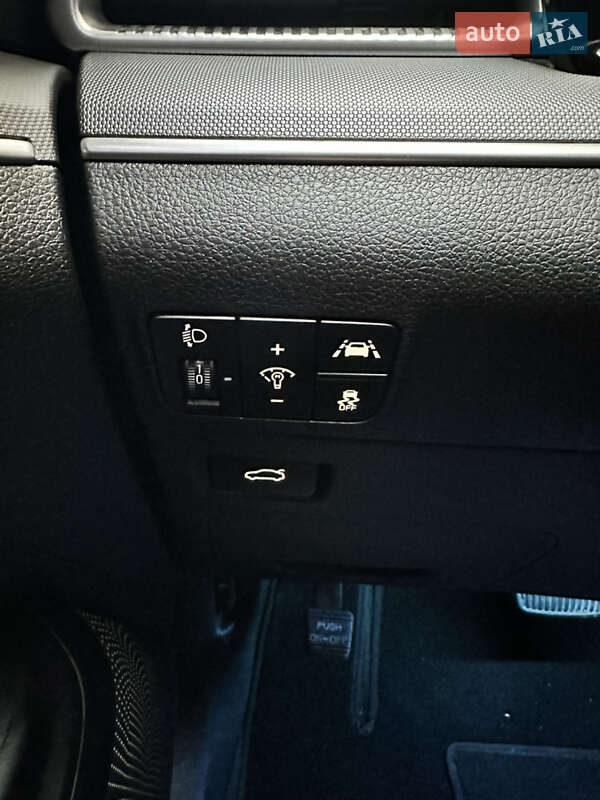 Седан Kia K5 2020 в Одесі