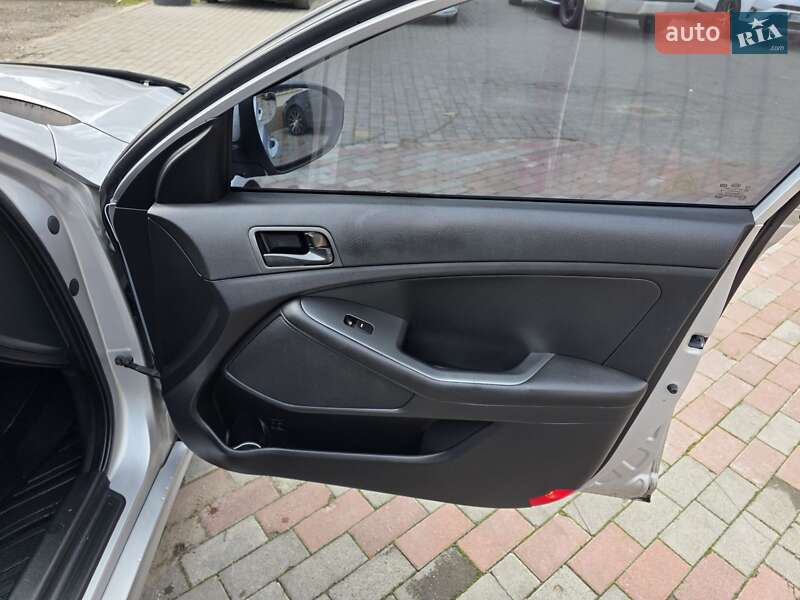 Седан Kia K5 2015 в Одесі фото 10 Седан Kia K5 2015 в Одесі