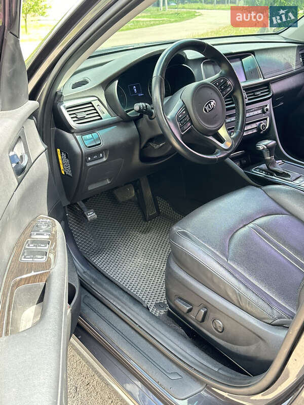 Седан Kia K5 2016 в Сумах