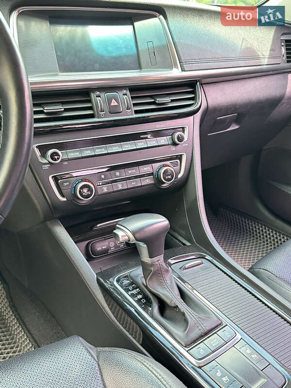 Седан Kia K5 2016 в Сумах