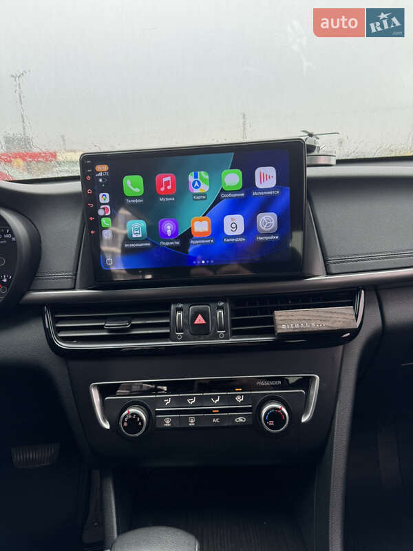 Седан Kia K5 2017 в Львові