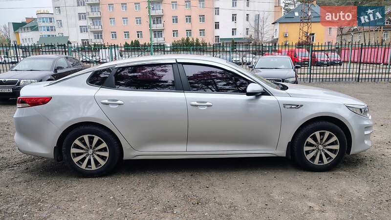 Седан Kia K5 2015 в Киеве